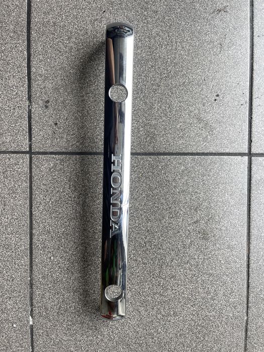 Lewa listwa na silnik na dekiel honda gl1800 goldwing chrom