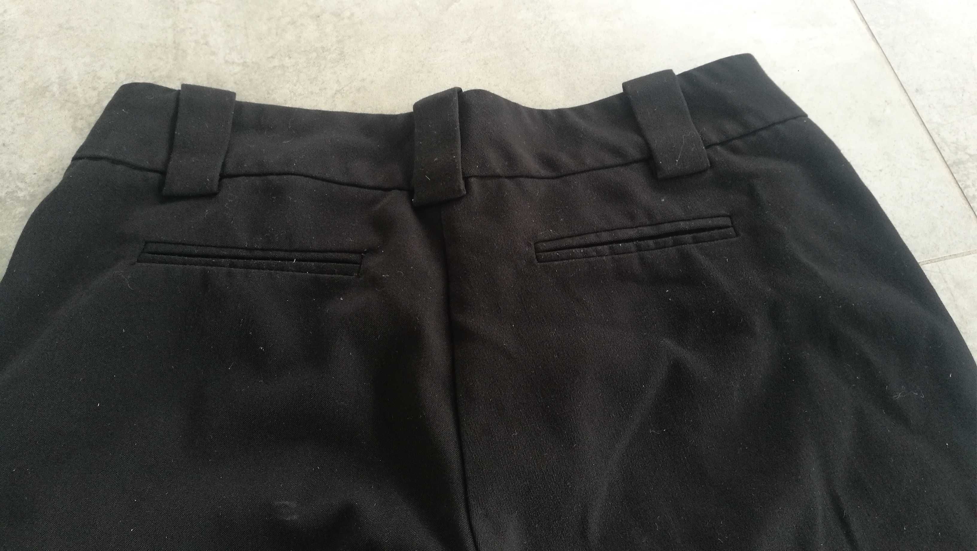 Czarne spodnie S z kieszeniami zamki na dole