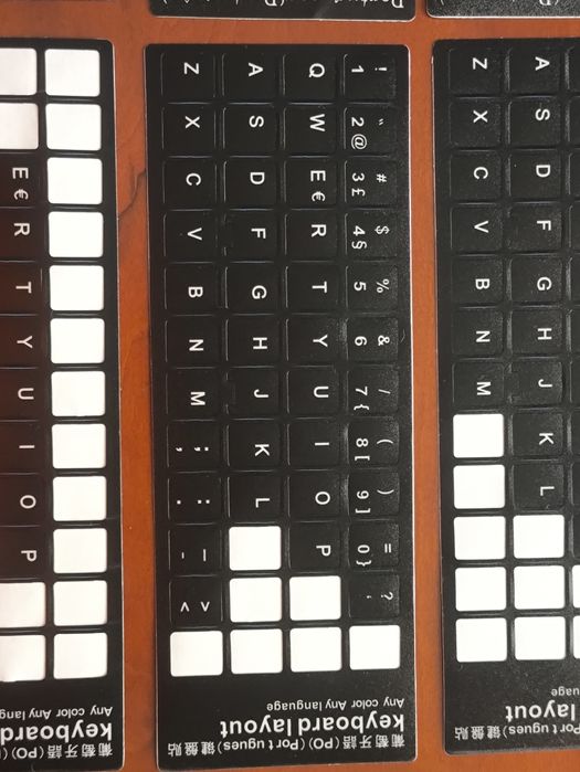 Incompletas - Teclas pretas autocolantes em português para teclado