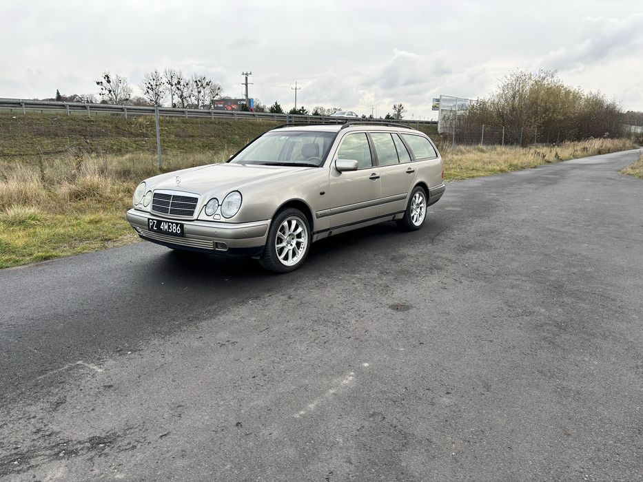 Mercedes-Benz Klasa E320 4 Matic Elegance