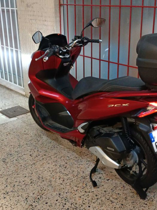 Vendo Honda PCX 125 com Topcase + Equipamento