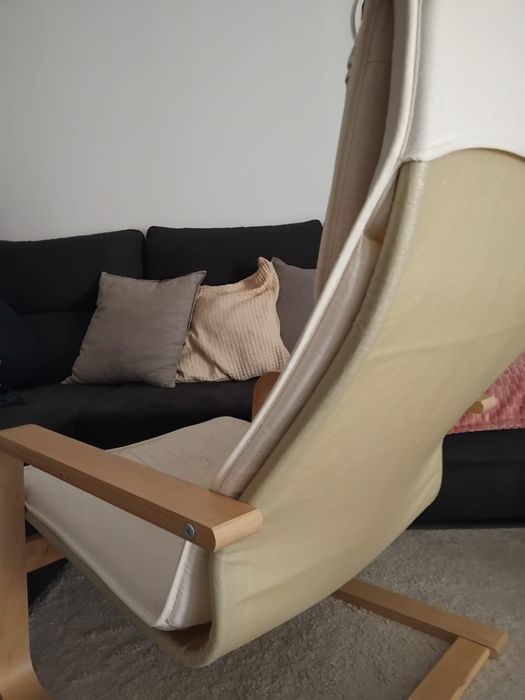 Cadeirão beje IKEA
