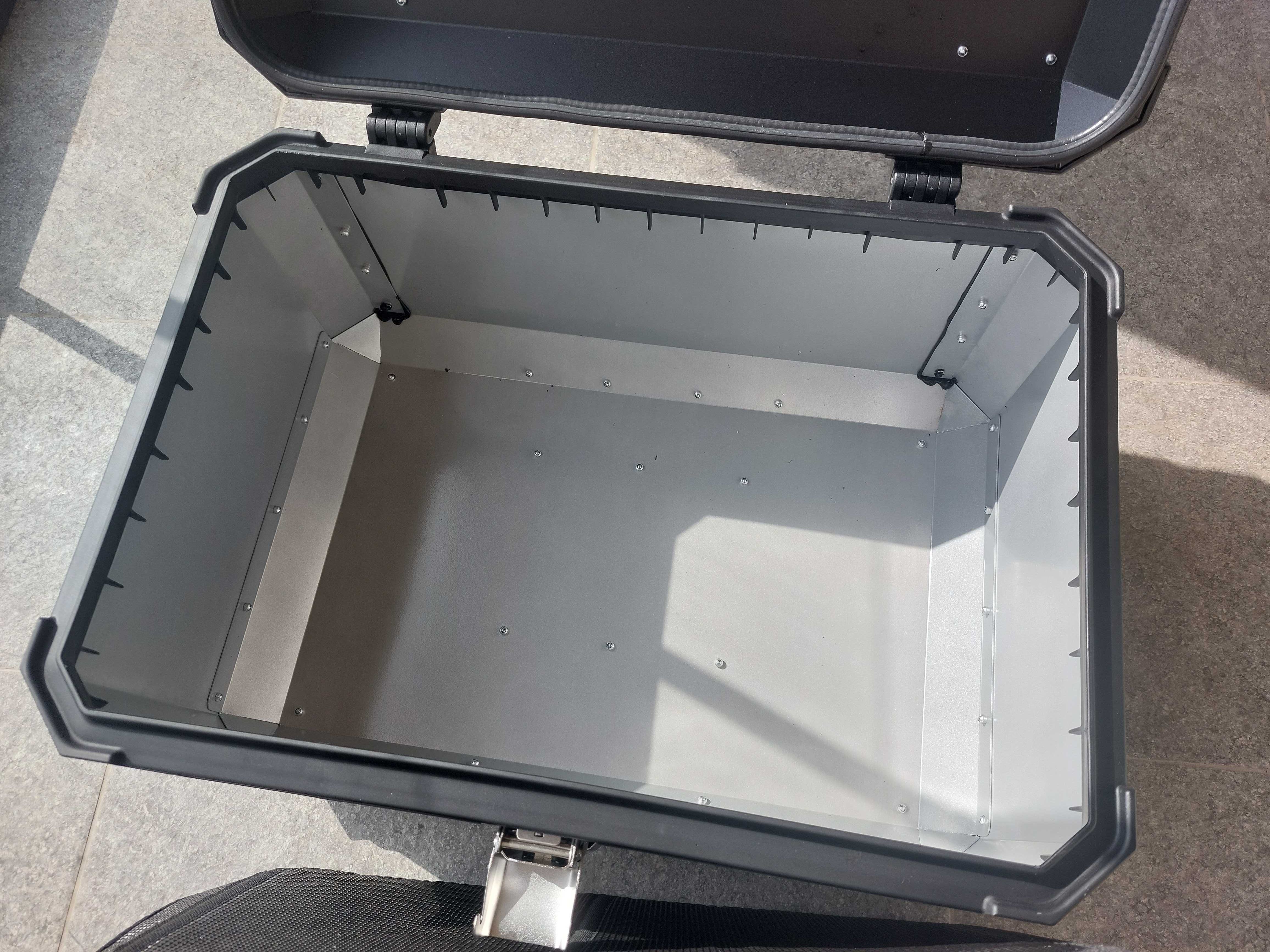Top Case 65L de alumínio universal