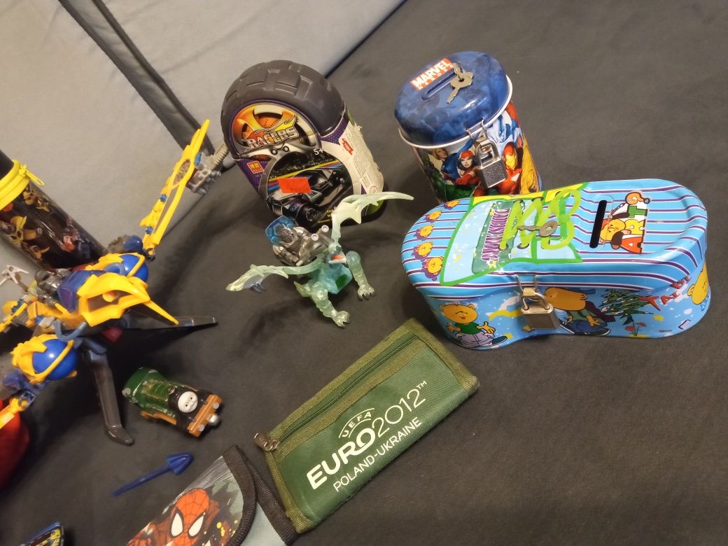 Figurka Power Rangers z motorem+ samolot z klocków