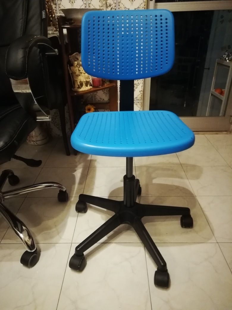 2  Cadeiras de Escritório ou Computador