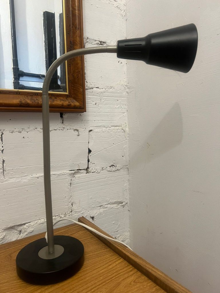 Lampka biurkowa ikea kvart