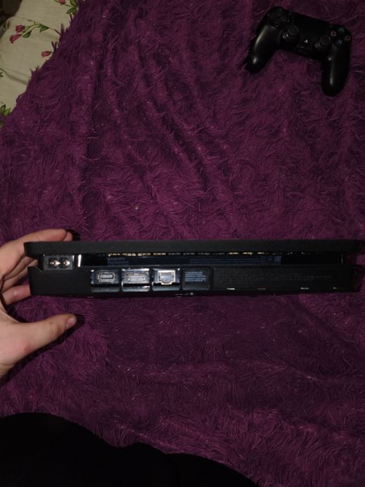 Sony PlayStation 4 Slim 500GB 2 джойстика в подарунок