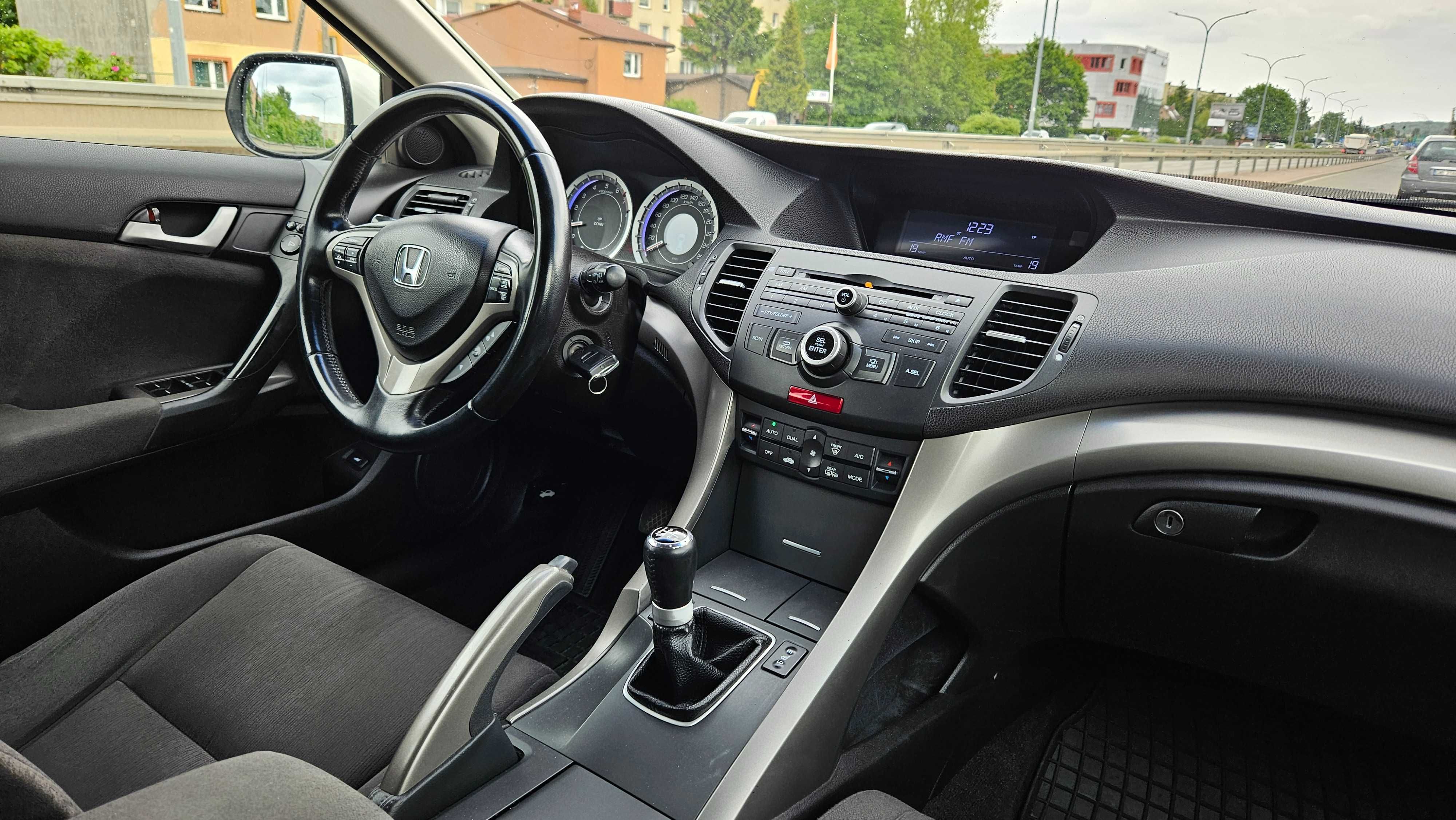 Honda Accord VIII 2.0i / Klima / Biała perła / Zadbany