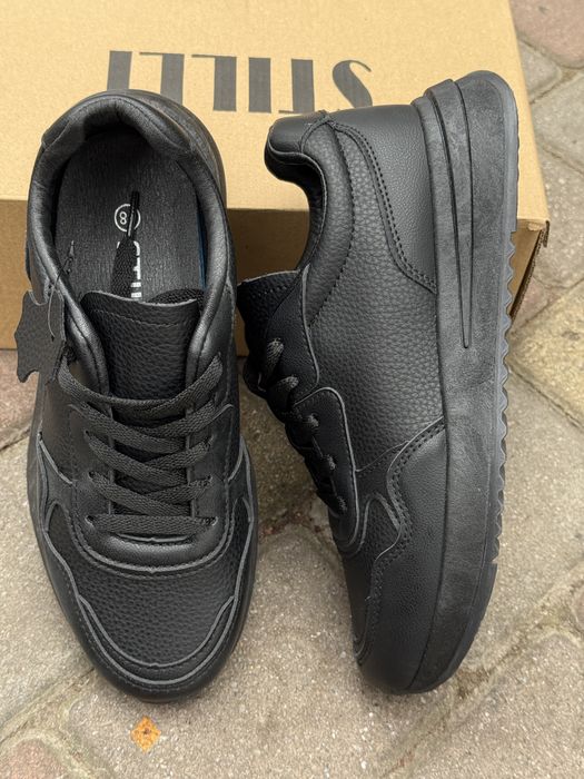 Кросівки натуральна шкіра  38розмір-24,5