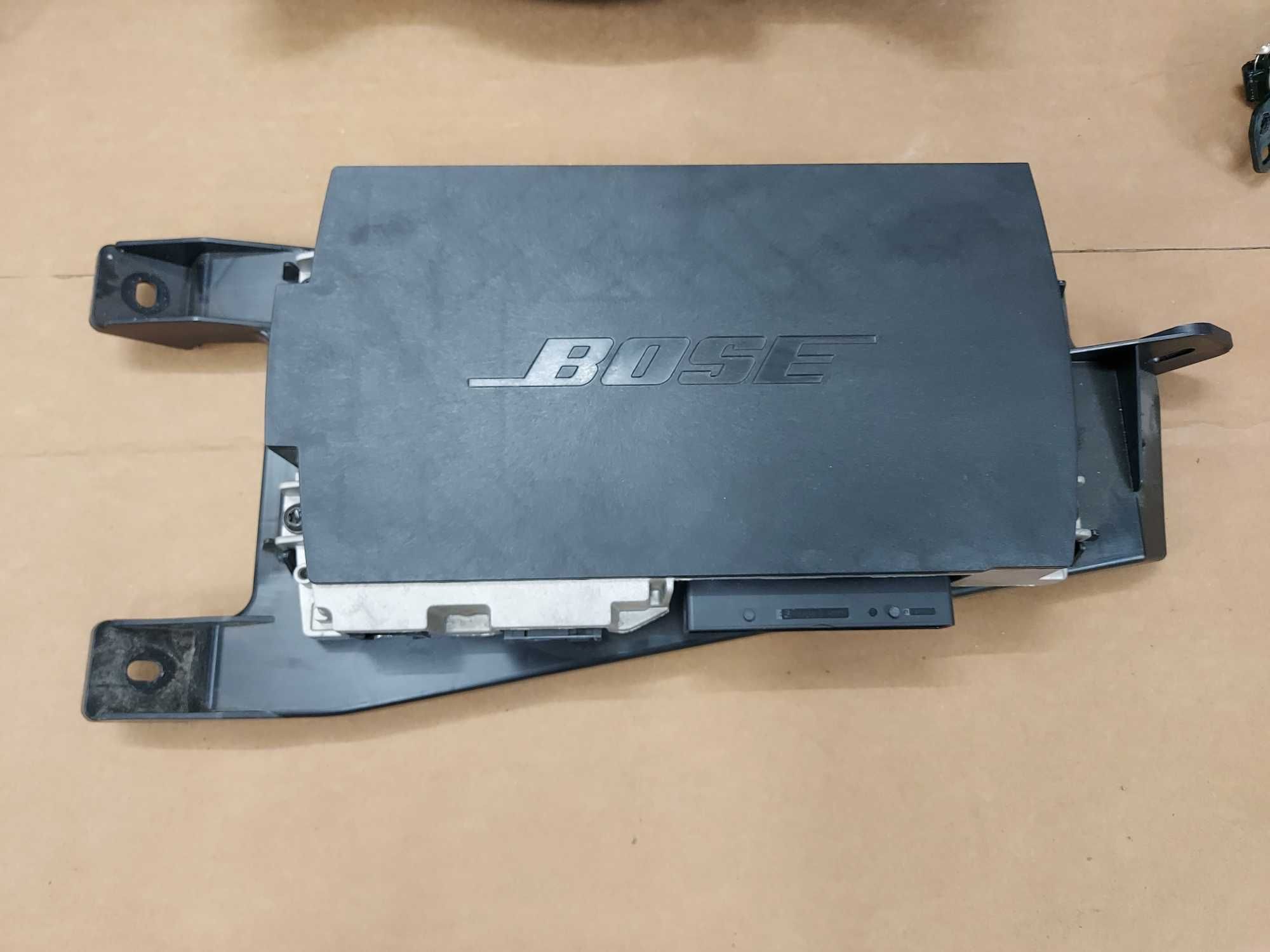 Audi A6 C7 BOSE Wzmacniacz car audio