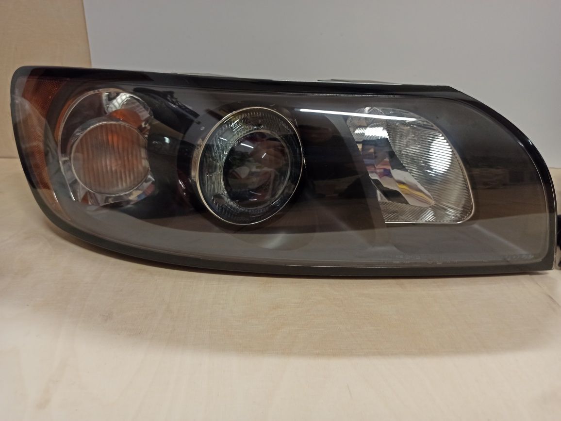 Lampy, lampa prawa, lewa Volvo V50, S40 xenon