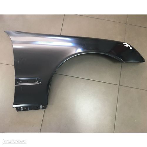 Guarda-lamas Mercedes Classe C w203 novo