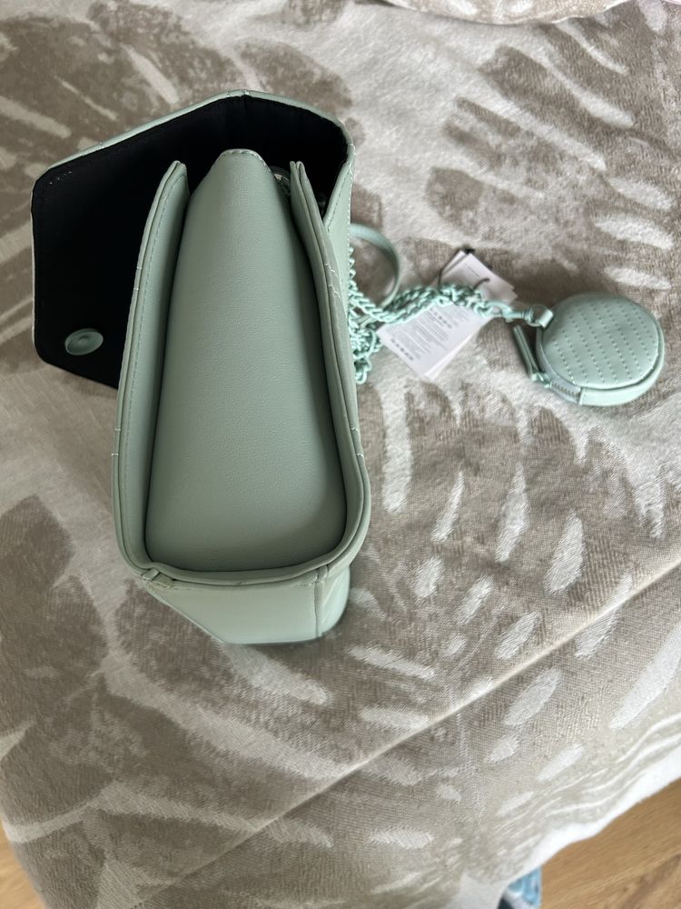 Bolsa tiracolo com moedeiro