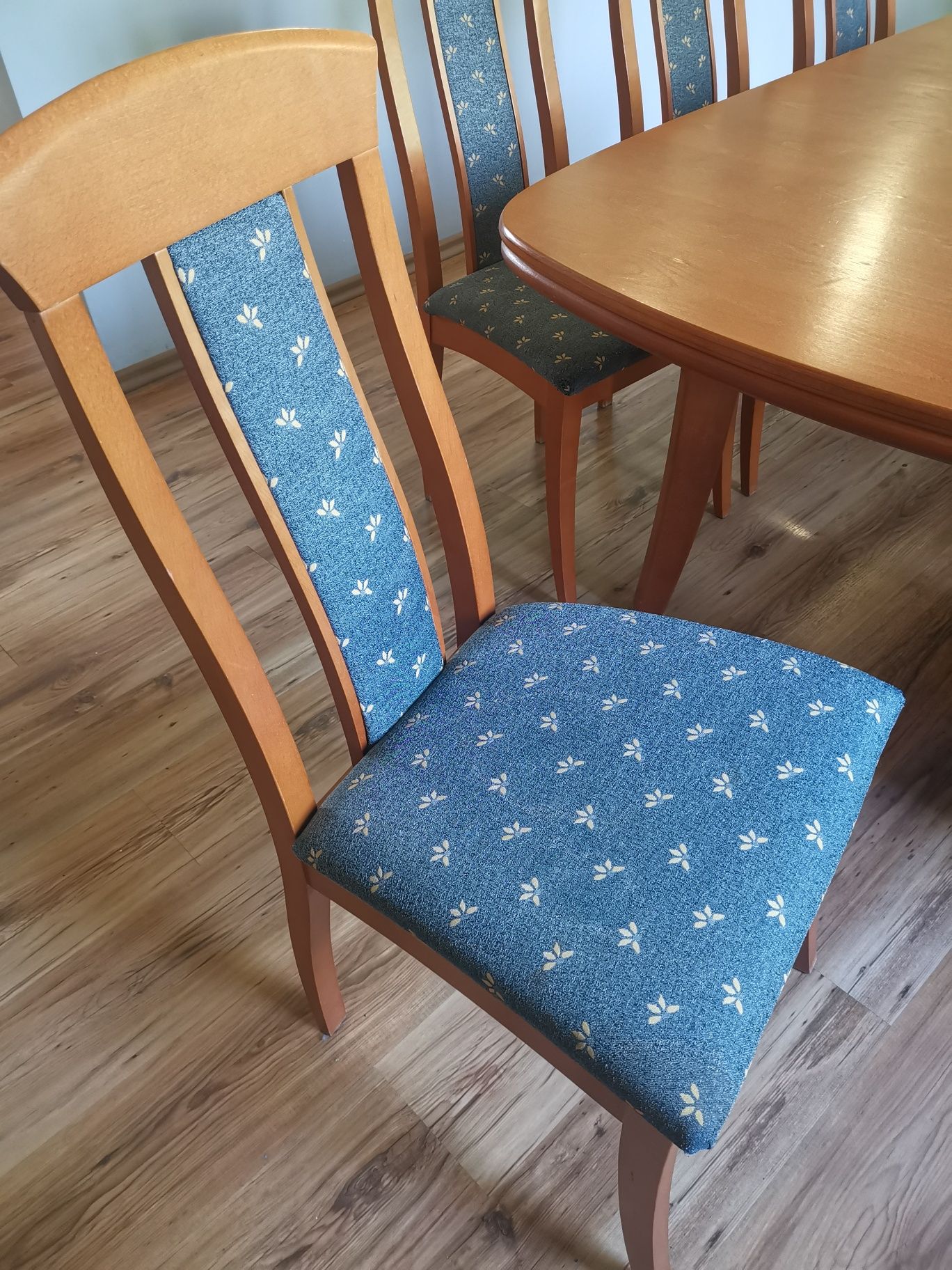 Stół z litego drewna bukowego + 8 krzeseł