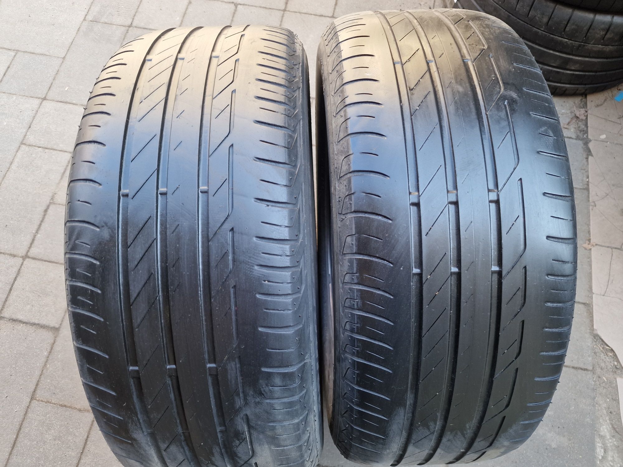 Пара летних шин 225/55 R17 Bridgestone Turanza