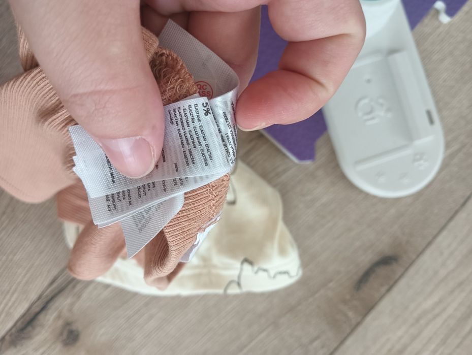 Krótkie legginsy dla niemowlaka  spodnie 68