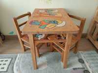 Drewniany zestaw: stół i krzesła