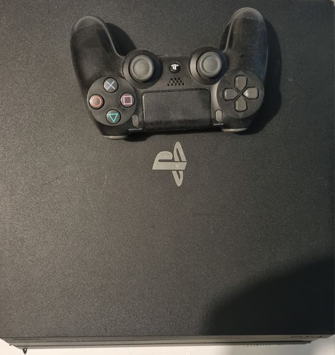 Ps4 pro 1TB em bom estado + comando original + caixa original