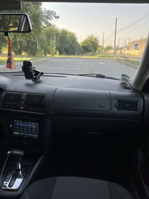 Volkswagen Golf 4 2000 автомат Синього Кольору