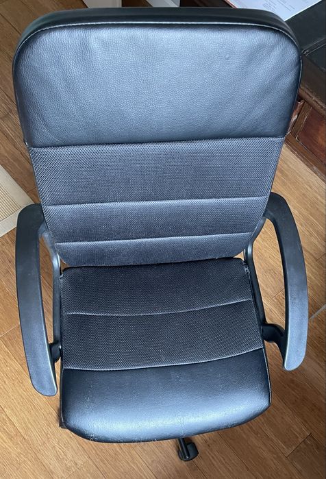 Krzesło biurowe, kółka, regulacja wysokosci, czarne