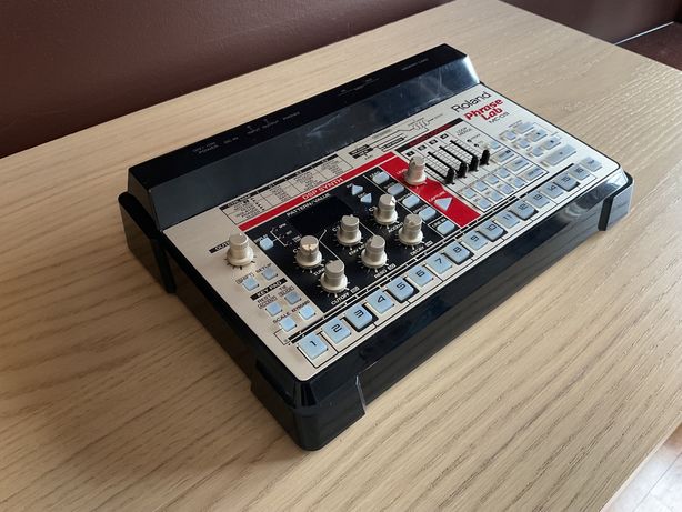 Roland MC-09 Phrase Lab (Synth, Drum Machine, Sequencer & Looper)
