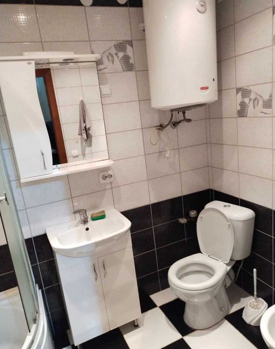 Продається двокімнатна квартира в м. Тисмениця