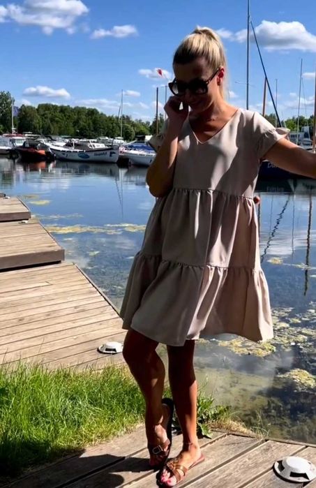 Beżowa princesska sukienka Moelle