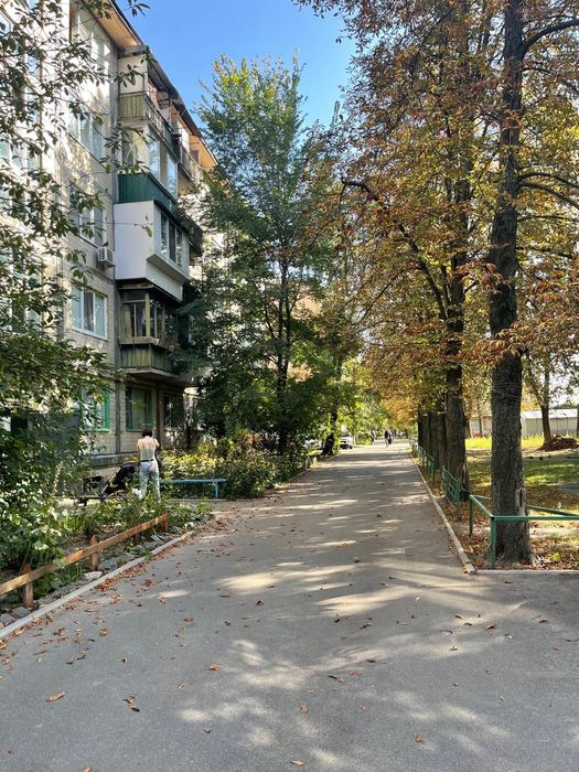 Оренда 2 кімнатної квартири.  Метро Нивки