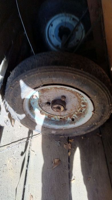 Тачка, возик садовий будівельний