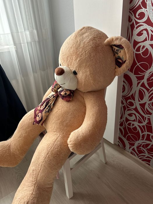 Плюшева велика іграшка