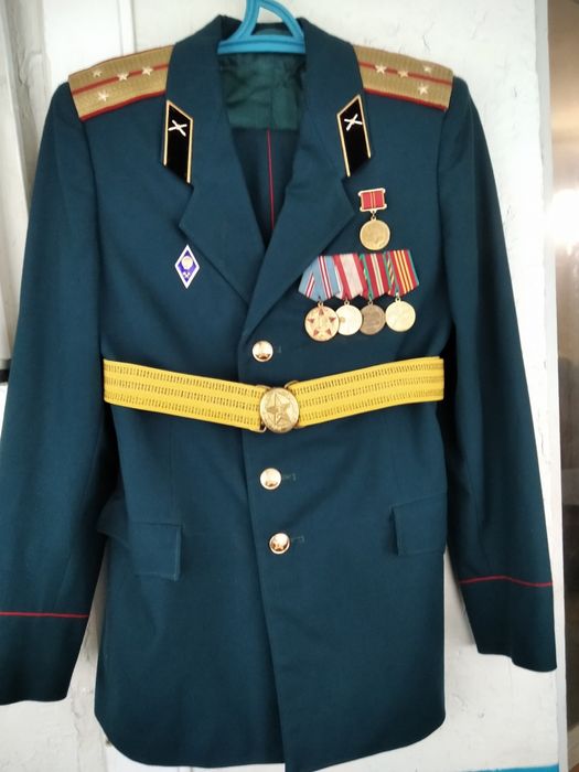 Продам военную форму советского союза с фуражкой