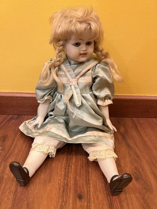 Boneca de porcelana 45 cm