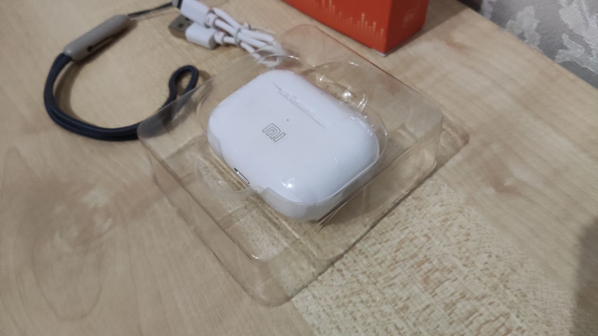 Беспроводные вакуумные наушники Xiaomi Bluetooth 5.0 White вкладиші