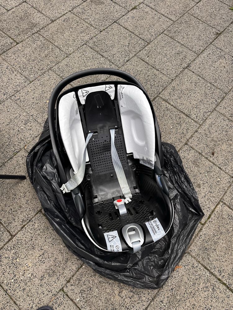 Cybex автокрісло на запчастини, неробоче ліве кріплення