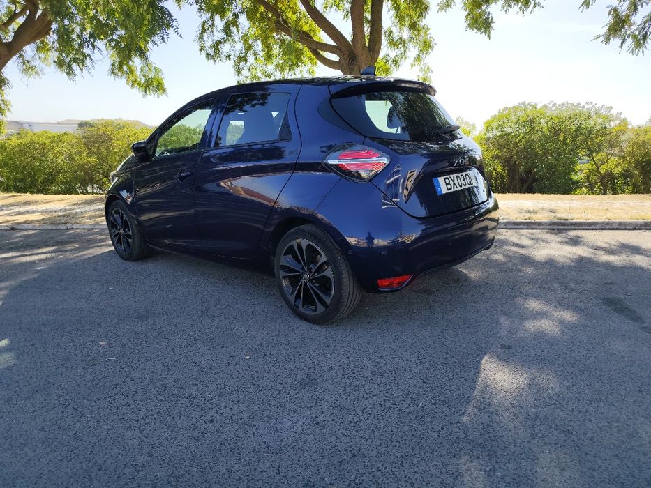 Renault ZOE R135 52Kwh Iconic 05/2023

18mil km