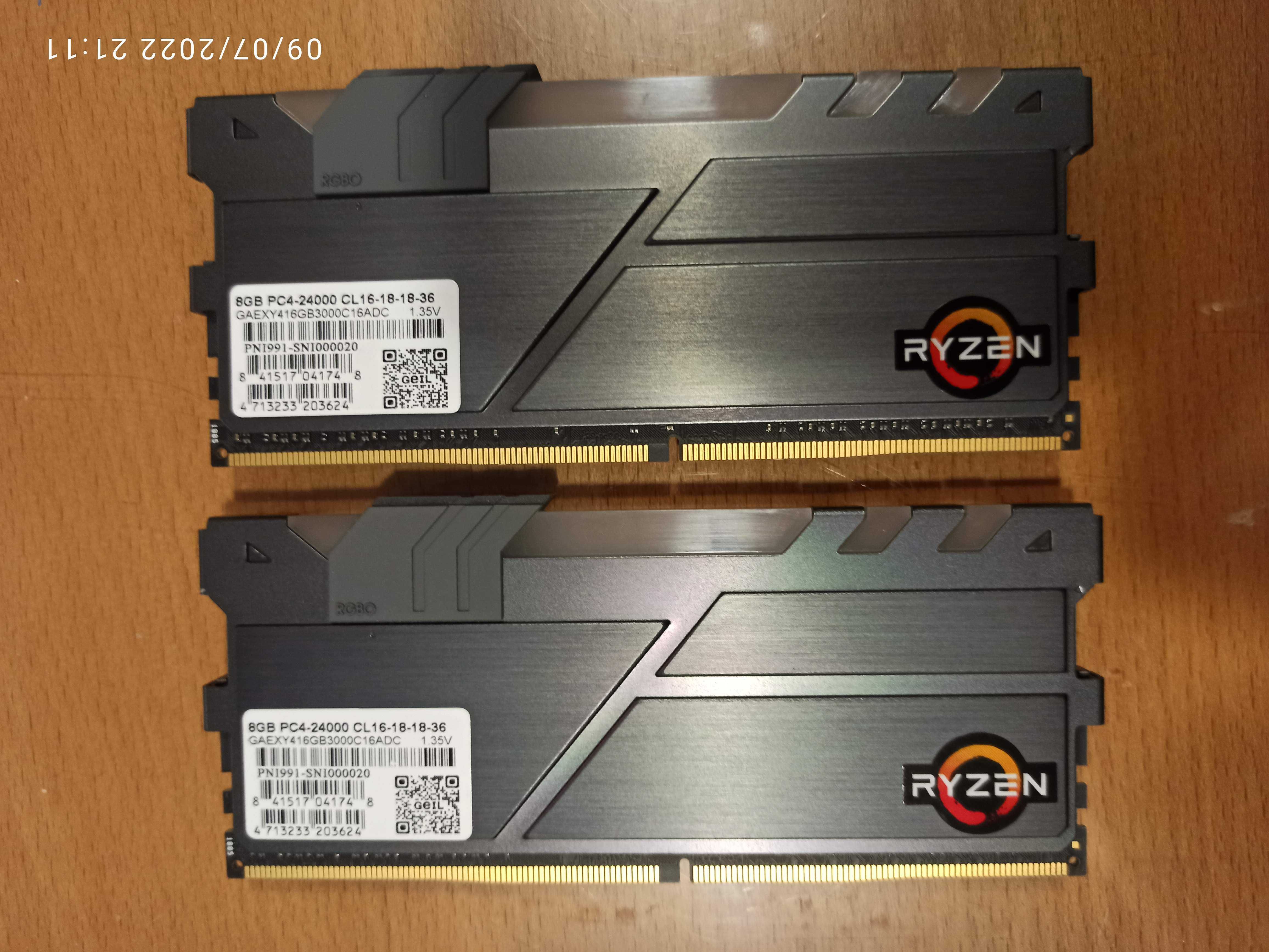 Geil - RAM DDR4 16GB PC3000 EVO X