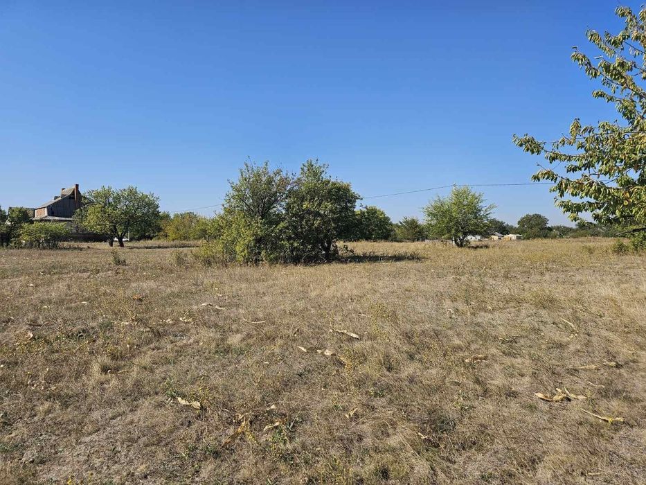 Продажа участка 61 сотка,под строительство,правильной формы,есть дом,