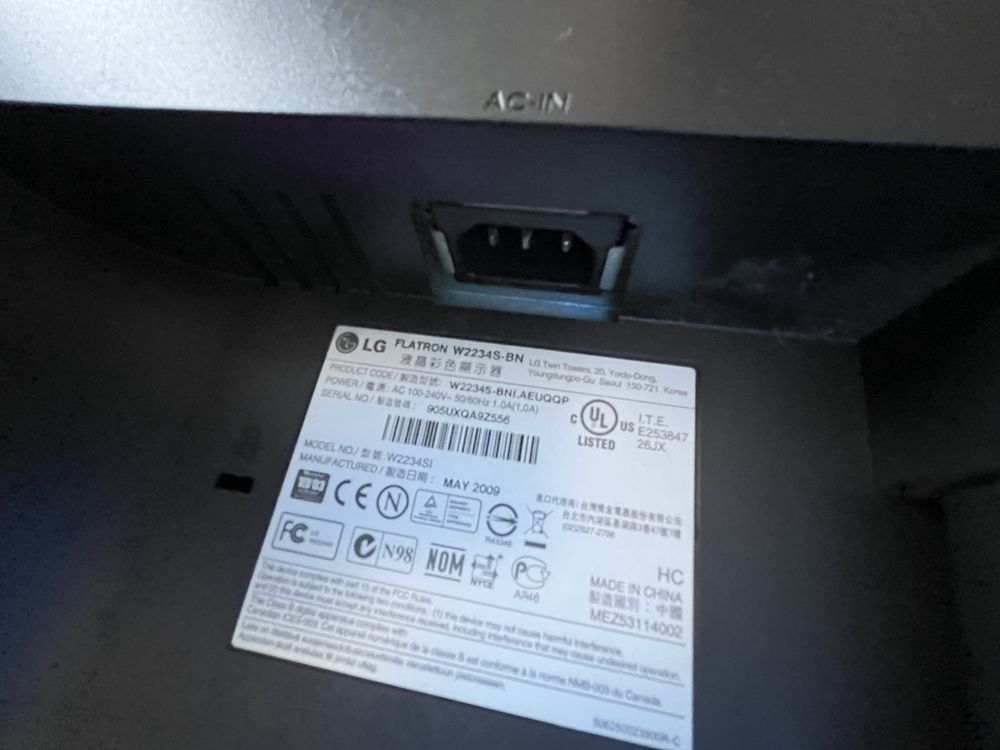 Monitor LG flatron W2234S