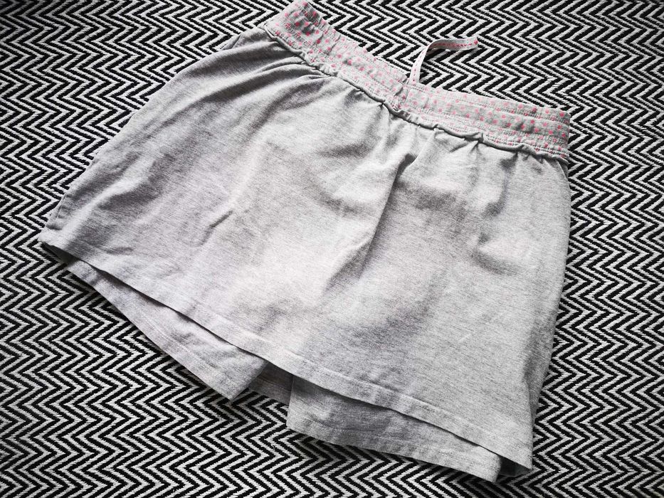 Vertbaudet szare spódnico spodenki 190 cm 12-15 lat