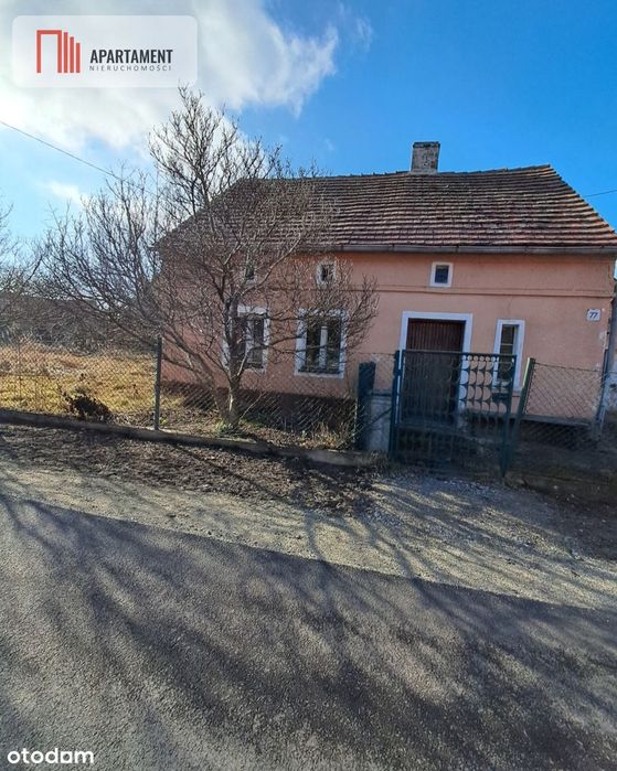 Dom na wsi do własnej aranżacji na dużej działce.