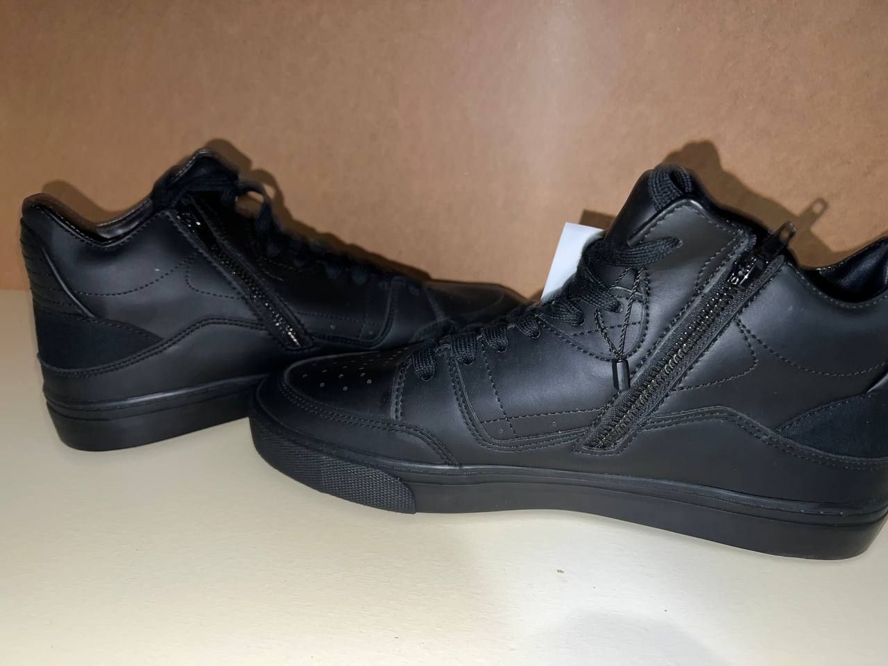 Продам кросівки Pull n Bear