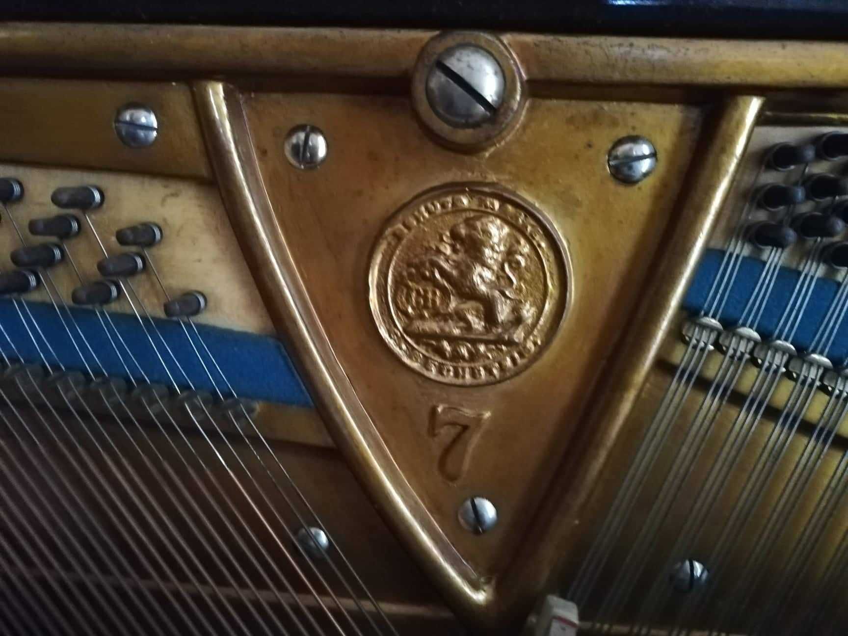 Piano vertical Bechstein
