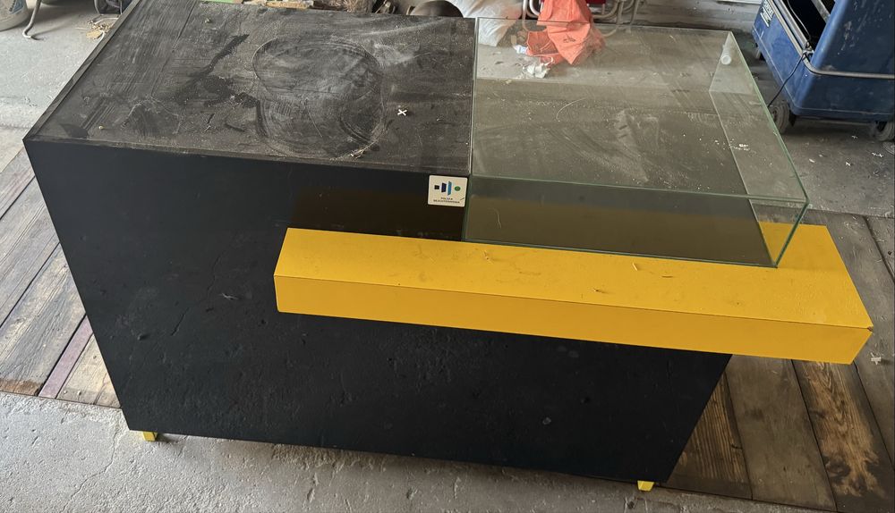 Lada sprzedazowa witryna