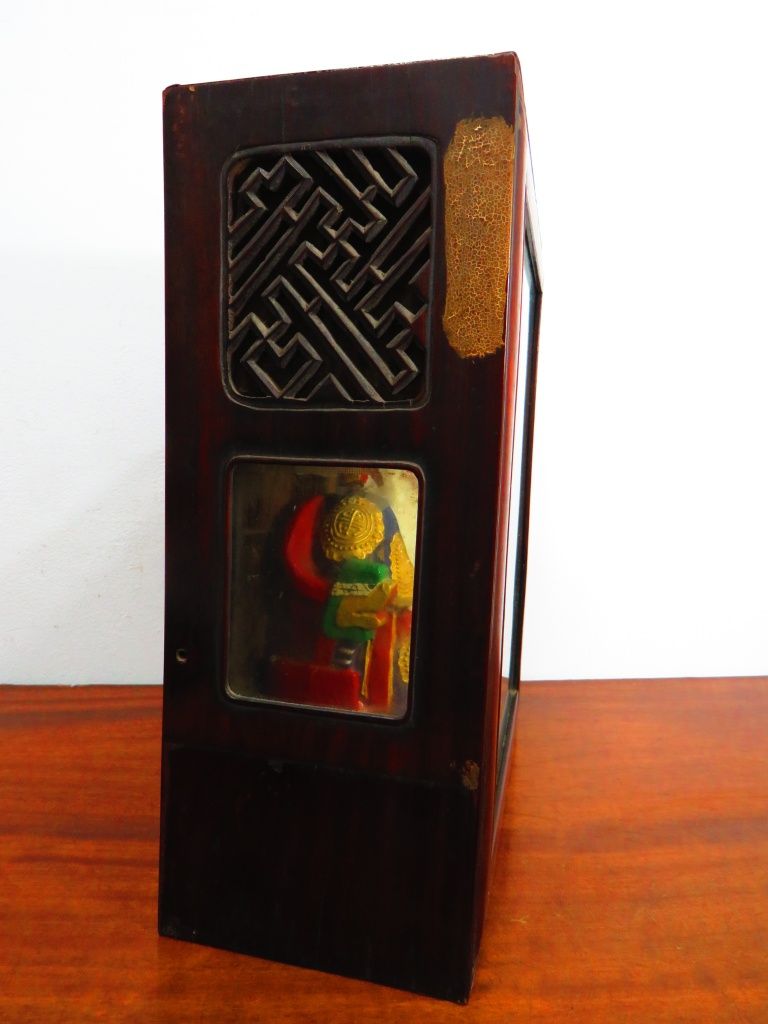 Antigo Altar com Imperador.