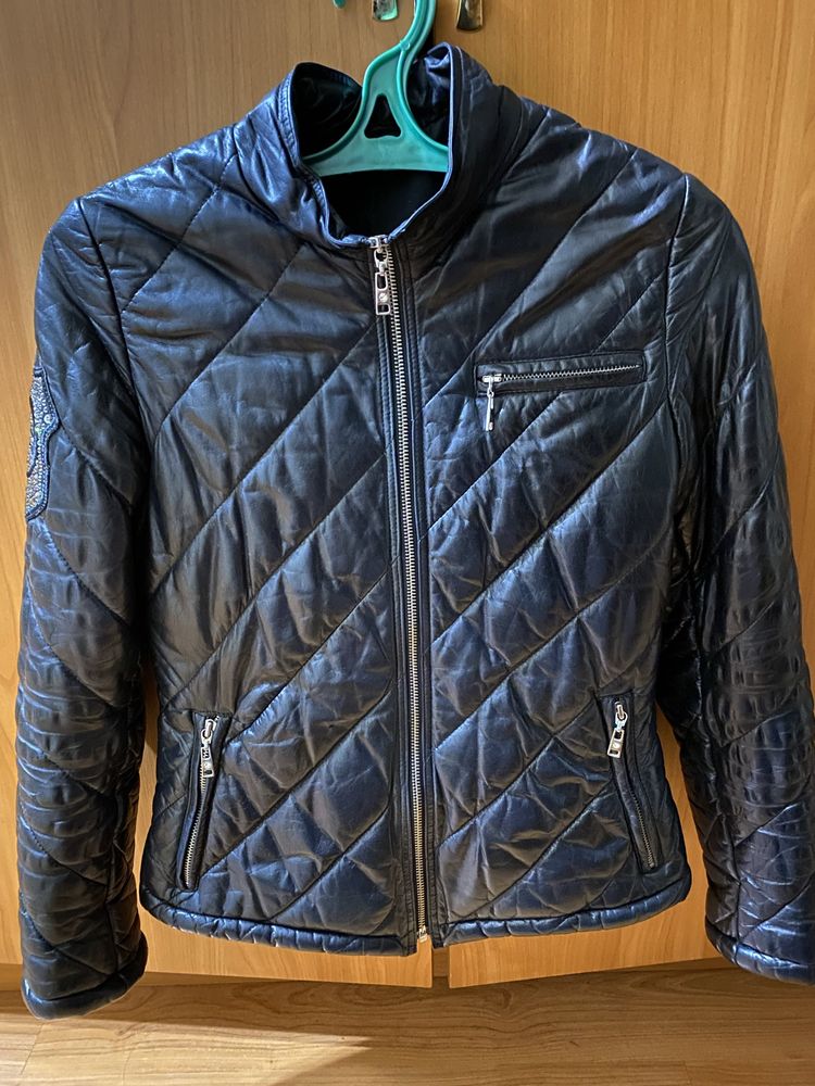 Продам женские куртки