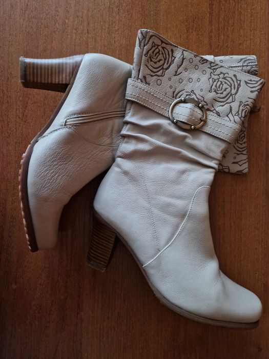 Зимові чоботи з уточненням та осінні /весняні черевичкина підборах