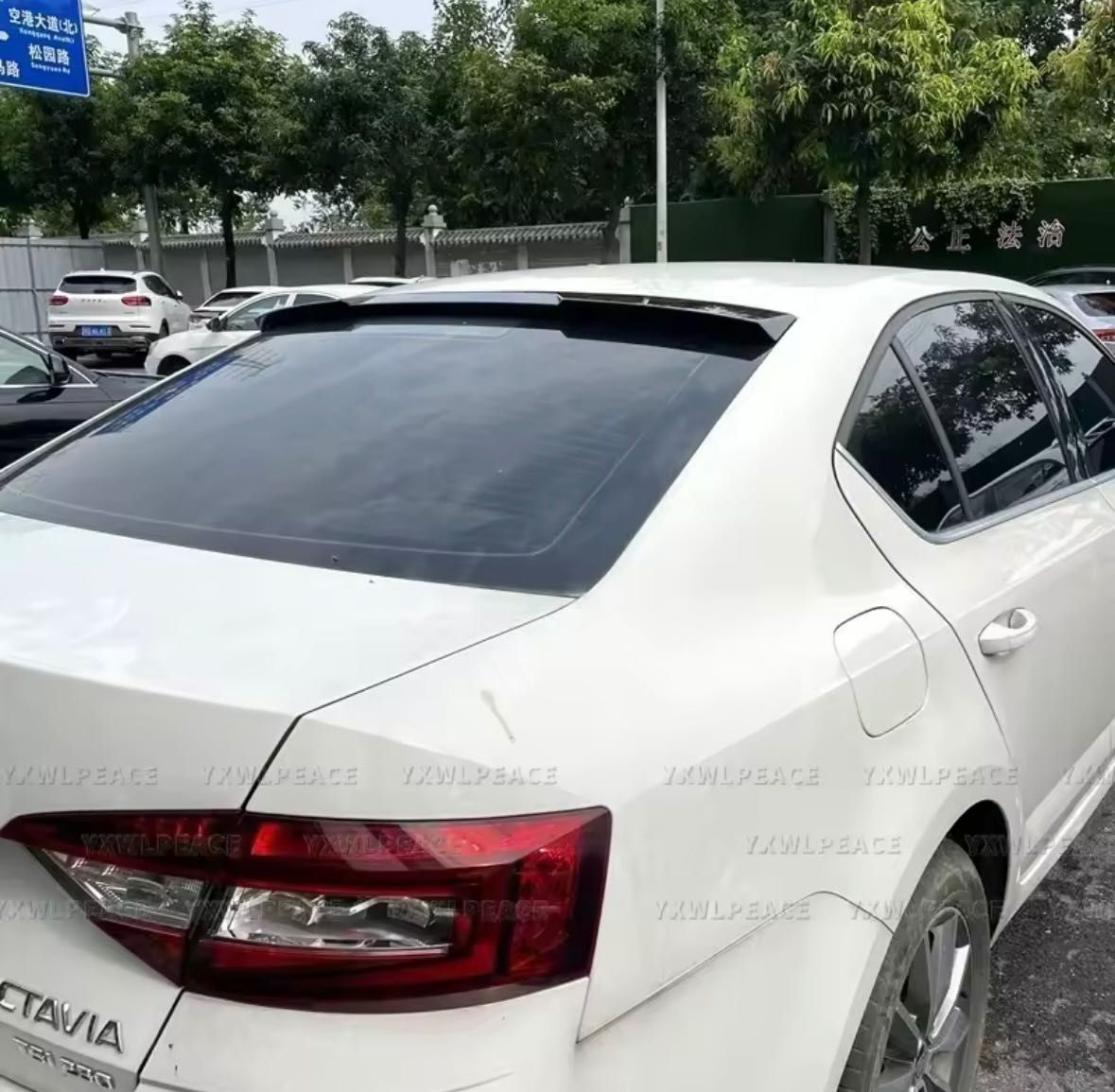 Спойлер Skoda Octavia Козырек на стекло бленда накладка на багажник