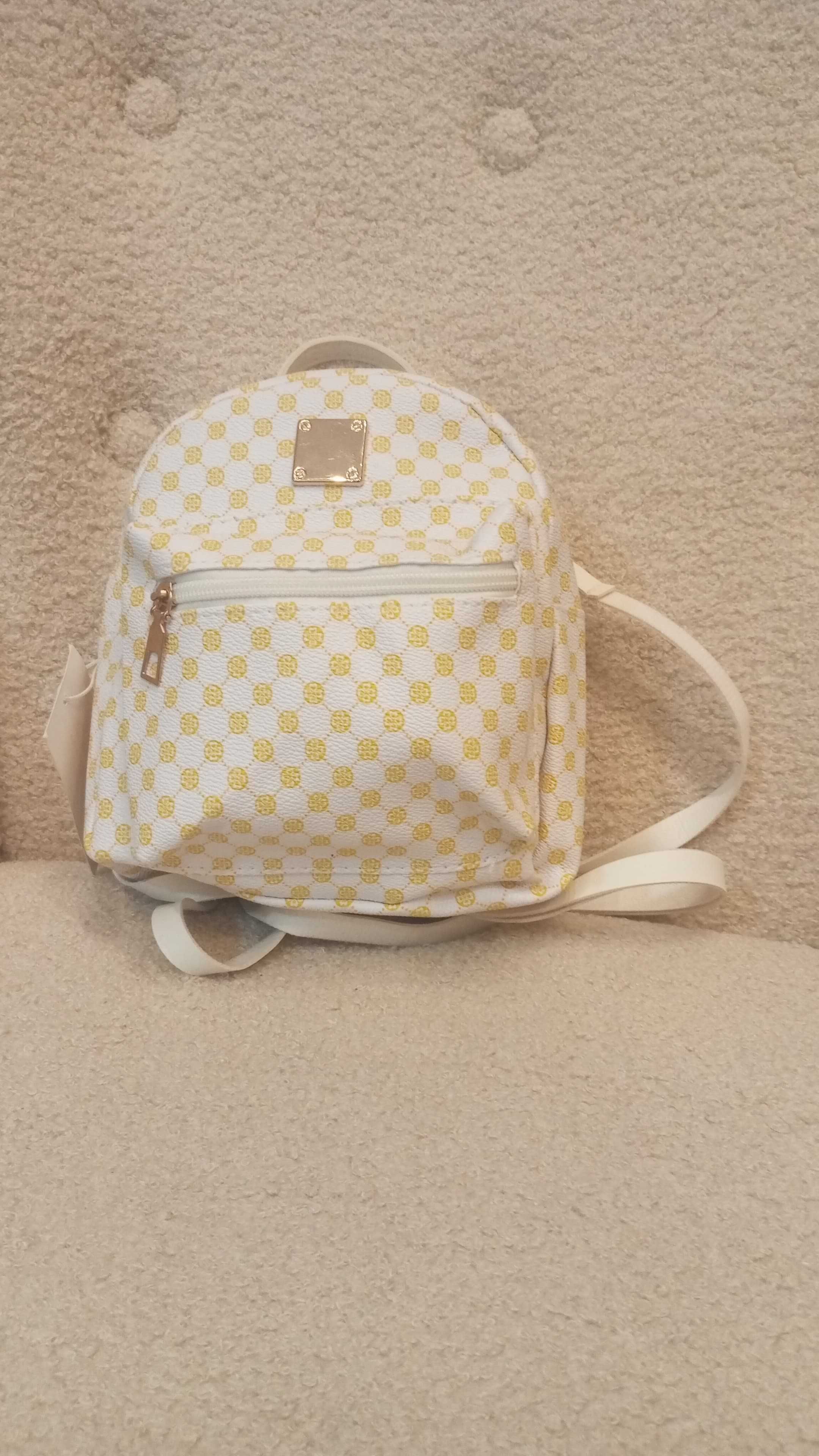 Pequena Mochilas Branca 5€