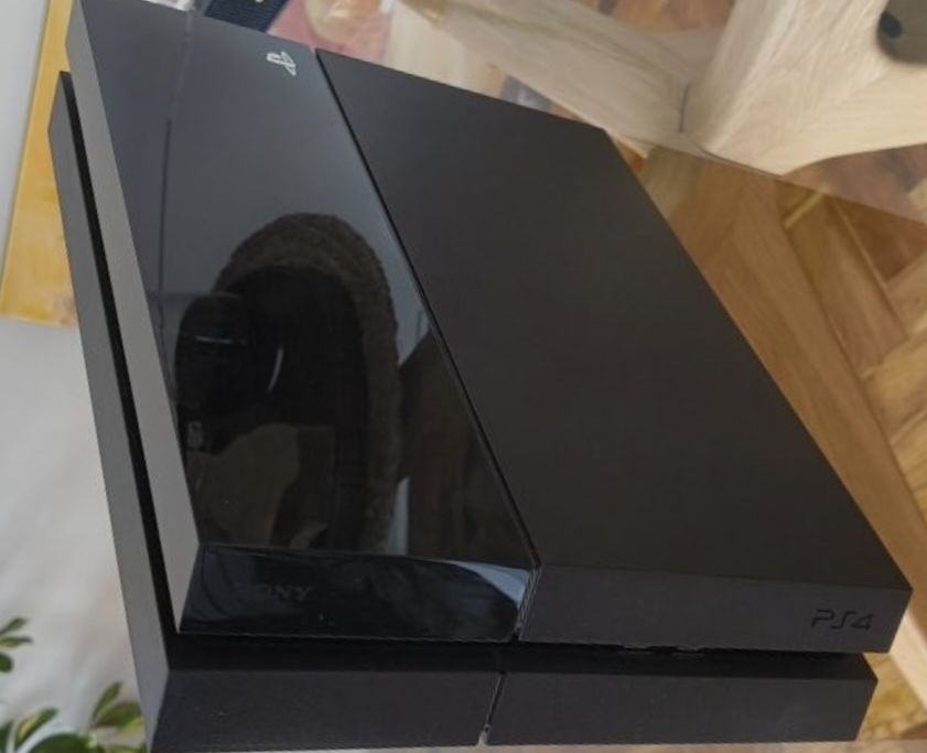 ps4 slim usada mas em otimo estado e sem uso