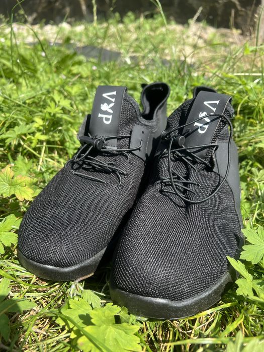 Чорні текстильні чоловічі кросівки